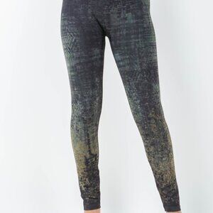 New M. Rena Geometric Tummy Tuck Leggings. One Size